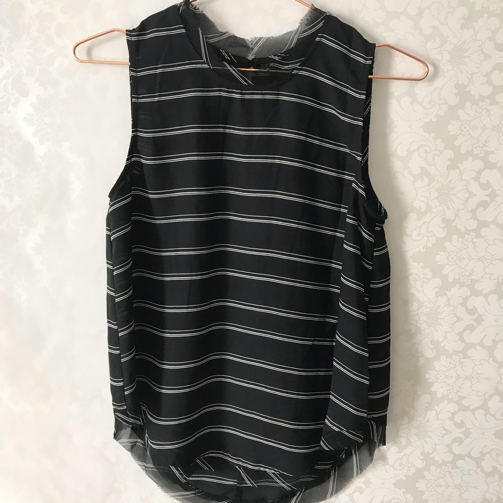 Who what wear black and white top size XS